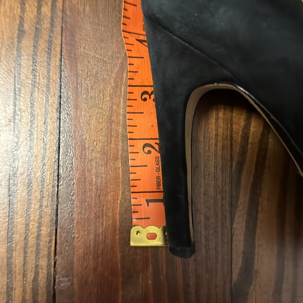 Michael Kors Black Suede 4” Heels Size 6.5 - Picture 3 of 6